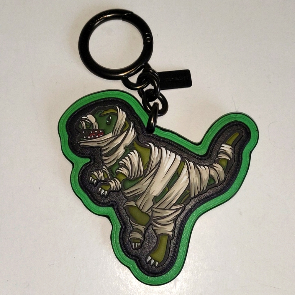 🦖 Rare Mummy Rexy keychain